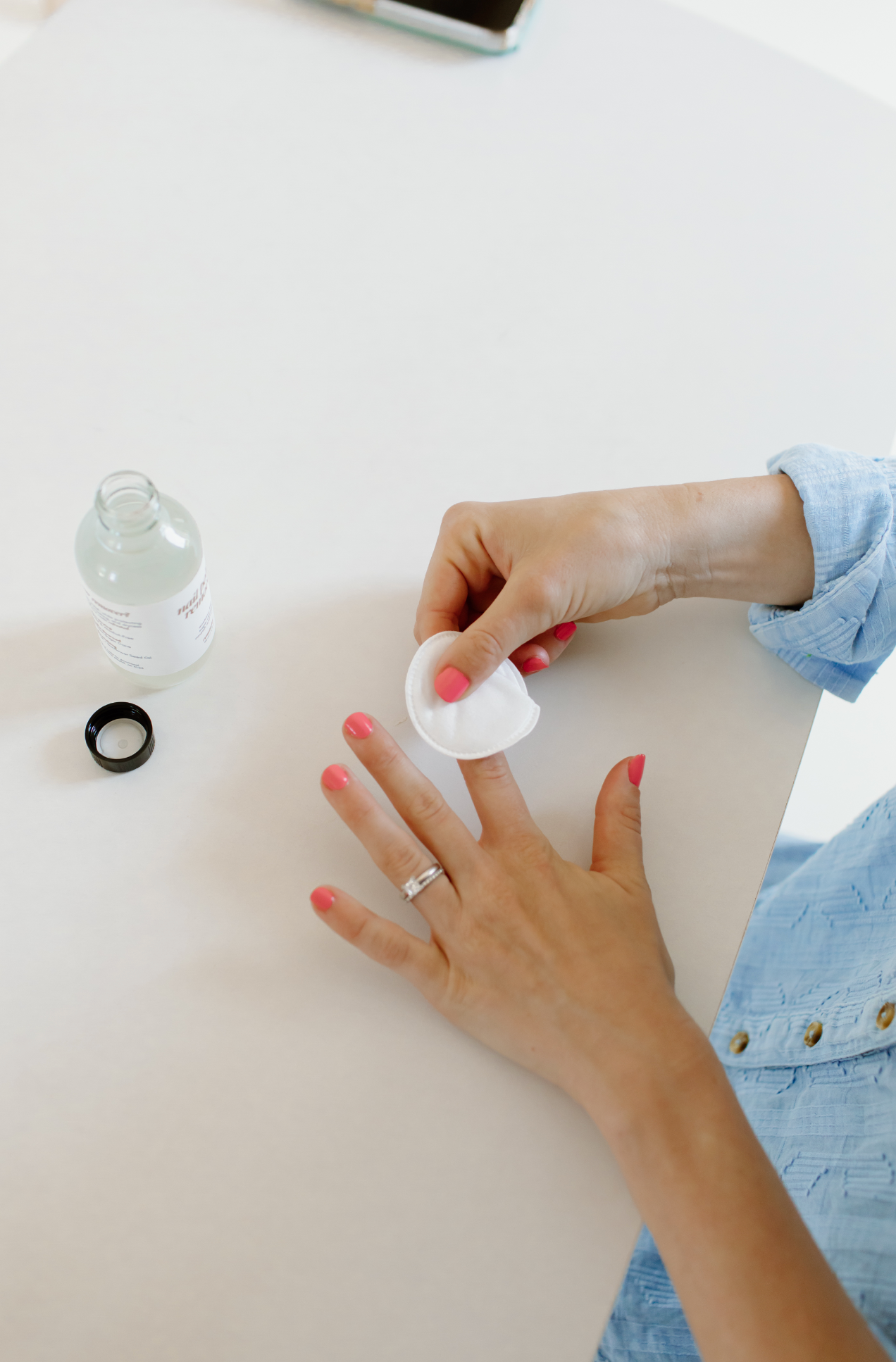'refresh' sugar-derived nail polish remover