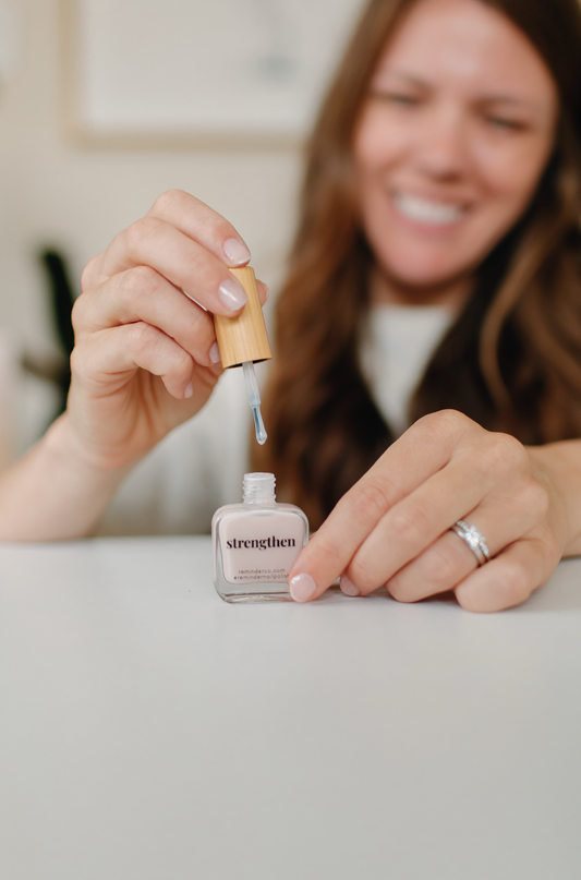 'strengthen' nourishing nail strengthener